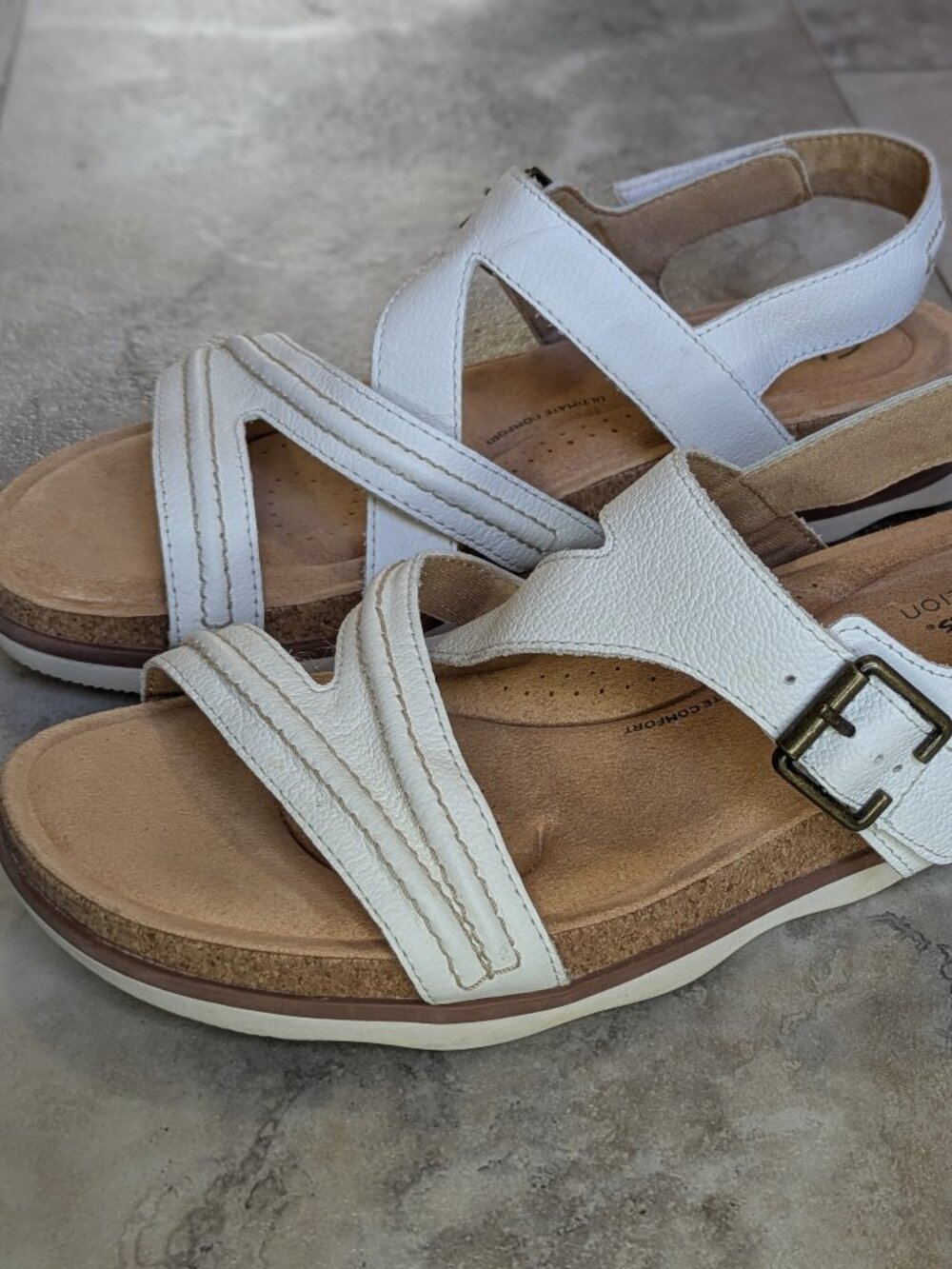 Clarks Leather 'Brynn Step' Sandals (women's 9.5)